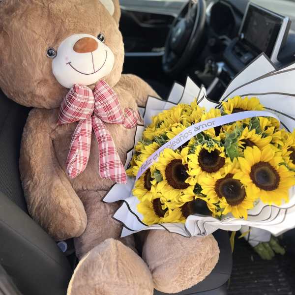 Oso Mediano con Bouquet de girasoles