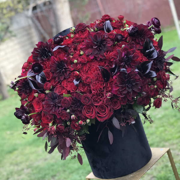 The Black Magic rose box