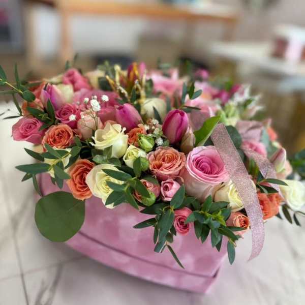 Heart Box of Roses and Tulips – Premium Romantic Arrangement
