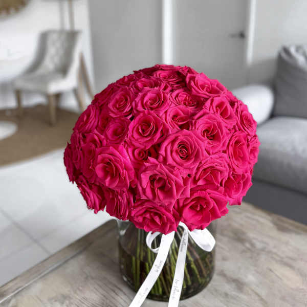 100 Roses Grand Vase