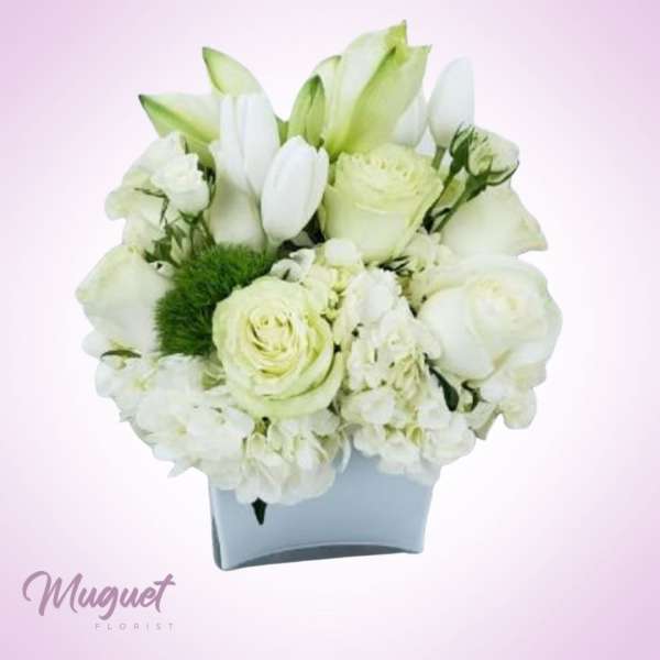 Timeless Elegance: The Classic Sweet White Arrangement
