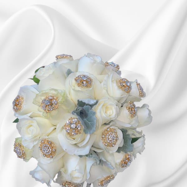 Tied Round Regular Bouquet with Brooches