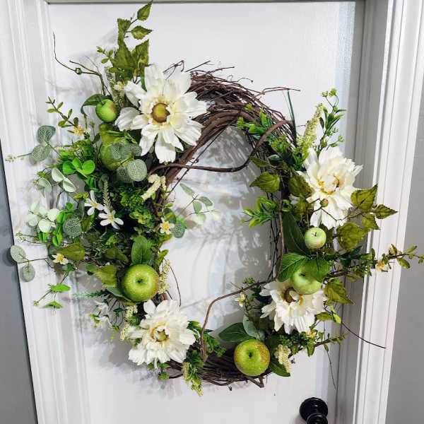 Apple Grapevine Wreath
