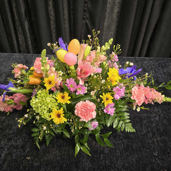 Easter table centerpiece.