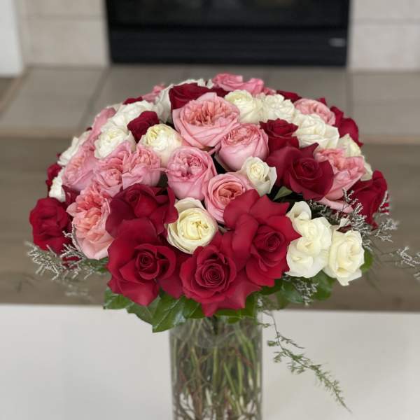 Classic Grand Bouquet Valentines bright color