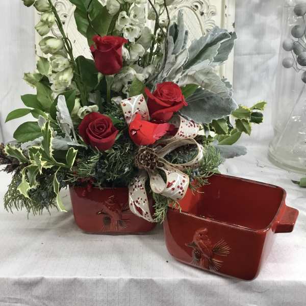 Ceramic Cardinal Baking Dish Arrangment