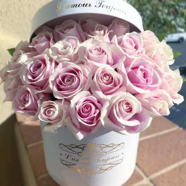 Le Petite Pink Rose Signature Box - Newport Beach Same Day Flower Delivery
