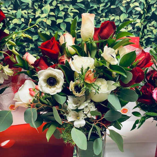 Love Letters with Luxe Vase, Floral Gift Wrap and Personalized Card