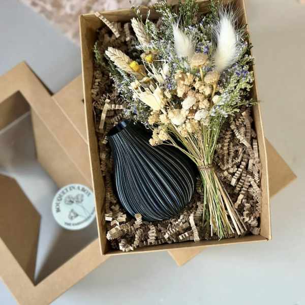 Bouquet in a Box with black vase