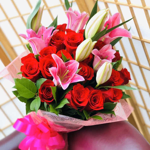 Red Roses and pink lilies