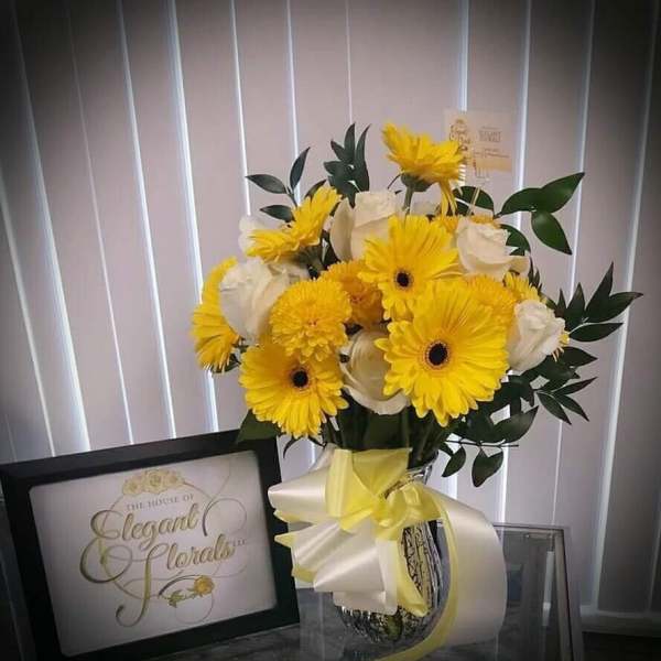 Sunny Sunflower Delight (Vase Arrangement)
