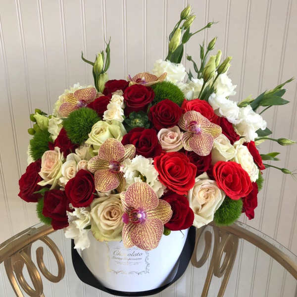 Zara - phalaenopsis orchids, red and white roses, licentious and lush green dianthus