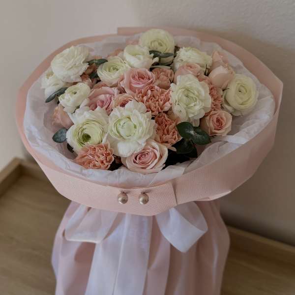 Peach Cloud Bouquet