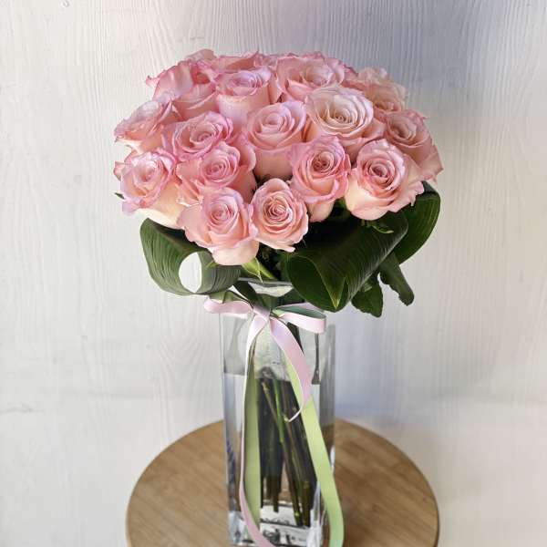 EC113 Long Stem 2 Dozen Roses