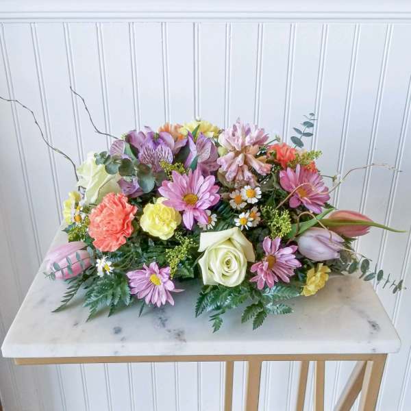 Round Spring Centerpiece