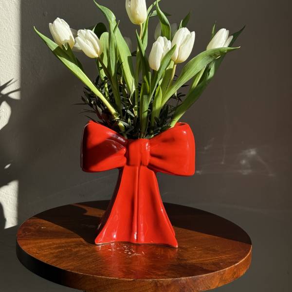 Tulip Arrangment in Bow Vase