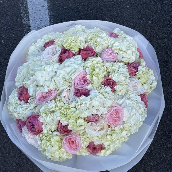 Bouquet of hydrangeas and peony roses