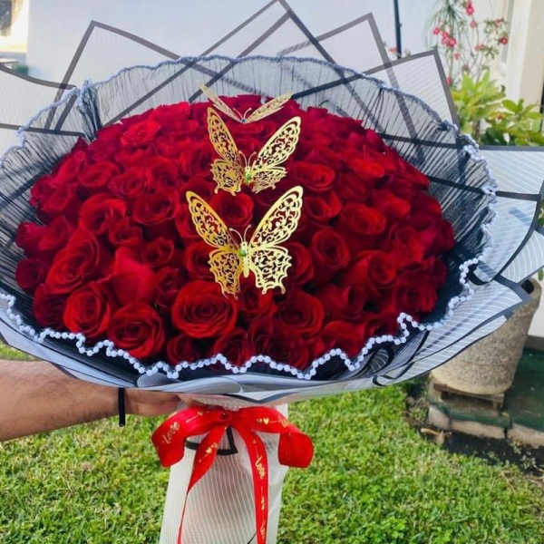 Ramo buchon de rosas rojas