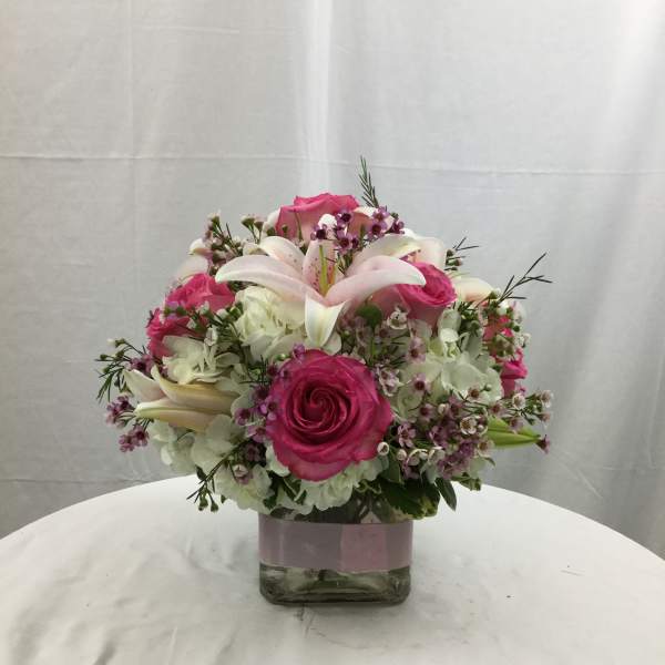 In Love With Spring Cube Bouquet