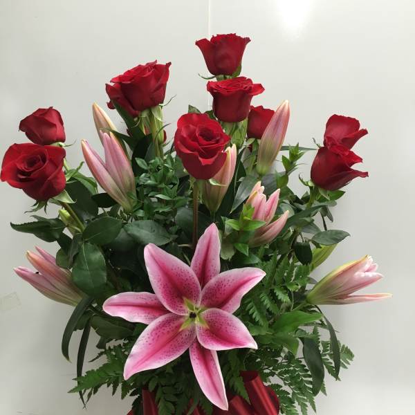 Red Roseand Lily Beauty