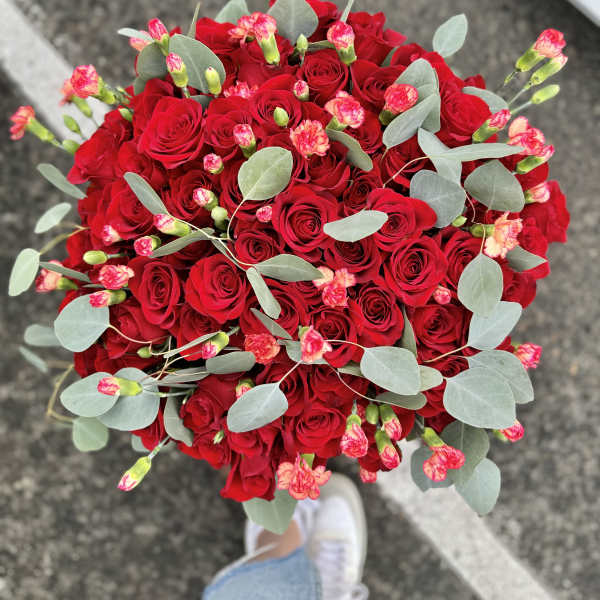 50 red roses with eucalyptus and carnation ️