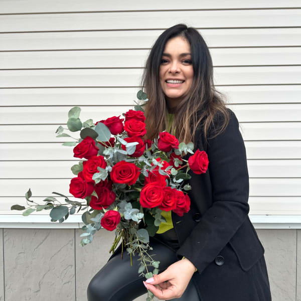 Expresa amor en Long Island, New York con 24 rosas roja - sin papel