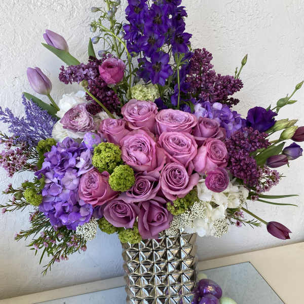 Roses tulips hydrengea