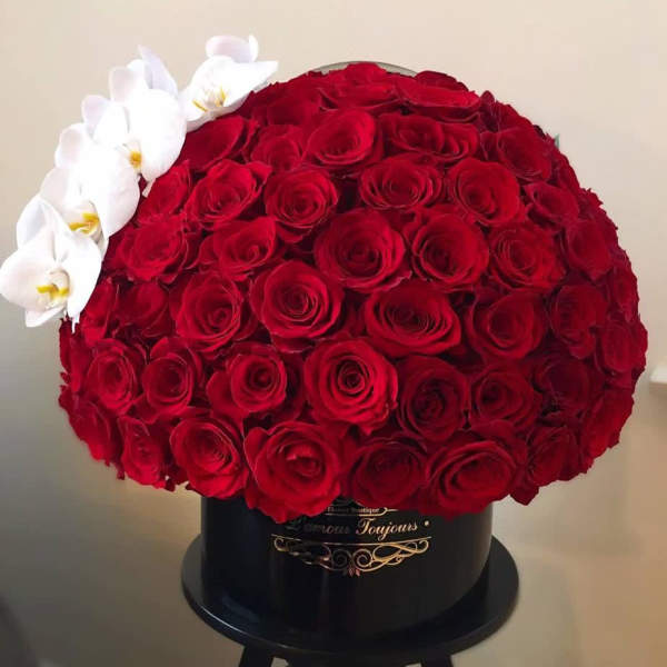 Grand Signature Box 100 Red Roses
