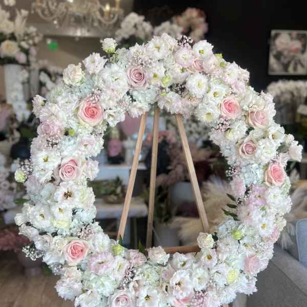Wreath pink and white
