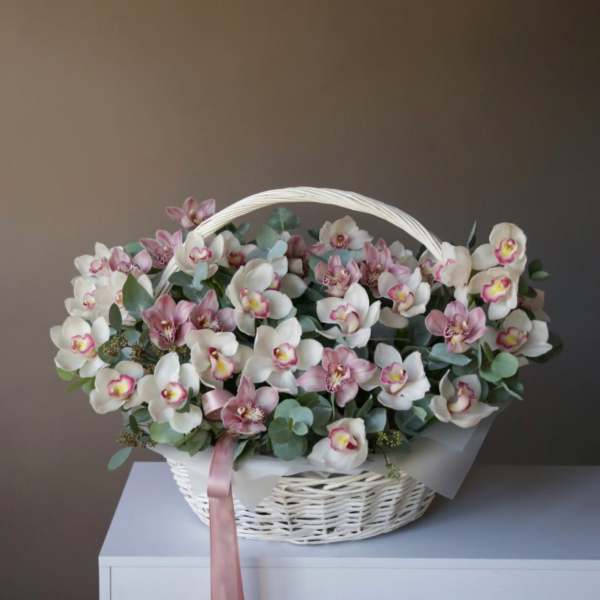 № 4 - ORCHIDS BASKET. THE PHOTO SHOWS THE PREMIUM SIZE.