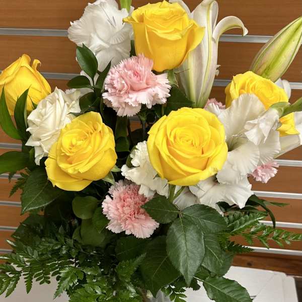 Simply Splendid by Petals 2 Go