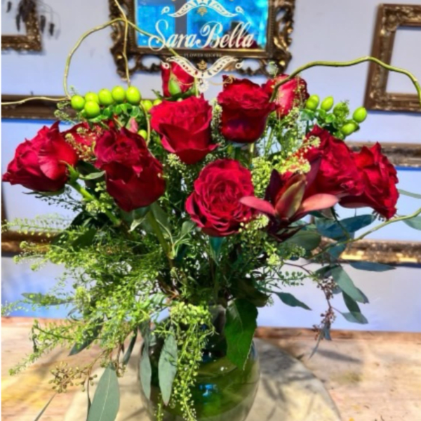 A DOZEN RED GARDEN ROSES