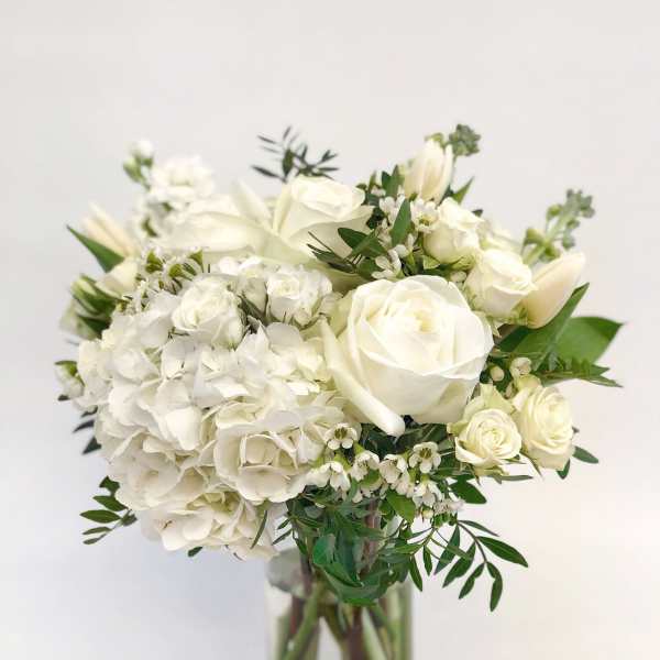 Small Vase Arrangement white