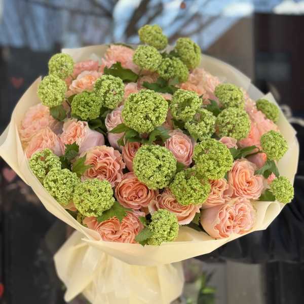 Thinking Of You Bouquet. The photo shows the deluxe size.