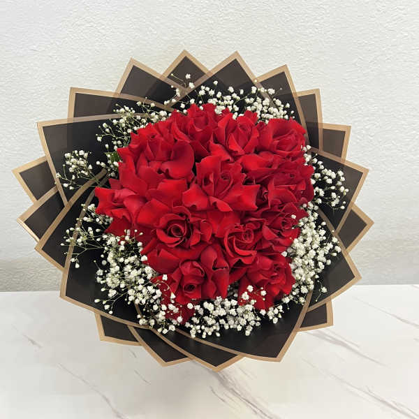 (12) Open Red Roses Bouquet