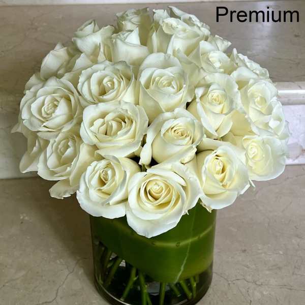 36 Roses White arranged in a vase, Pave Stylish.