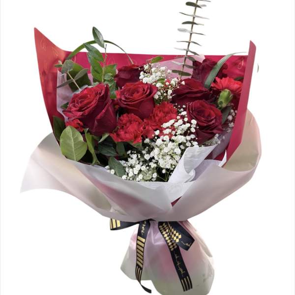Red color mix bouquet
