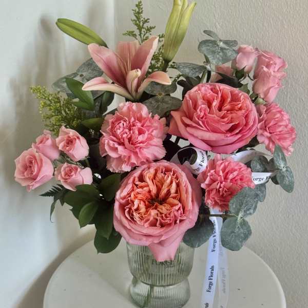 Day dream vase- garden rose,lily, mini roses