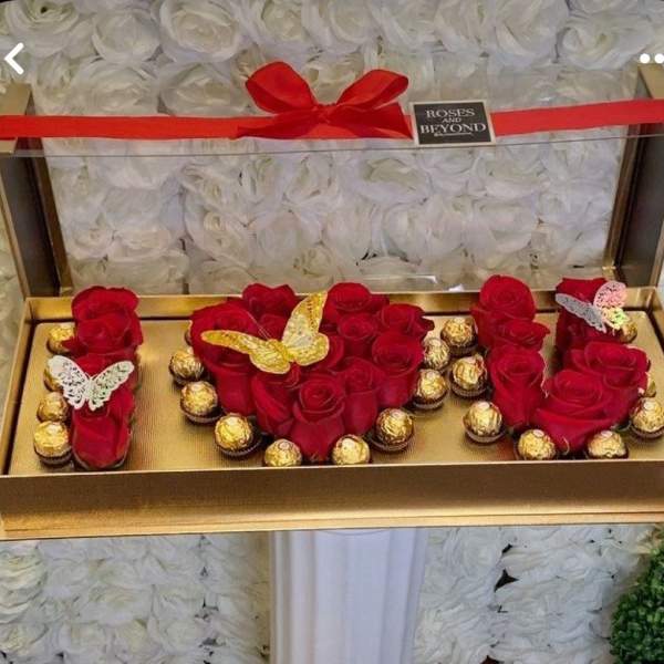Acrilic Box Gold Roses