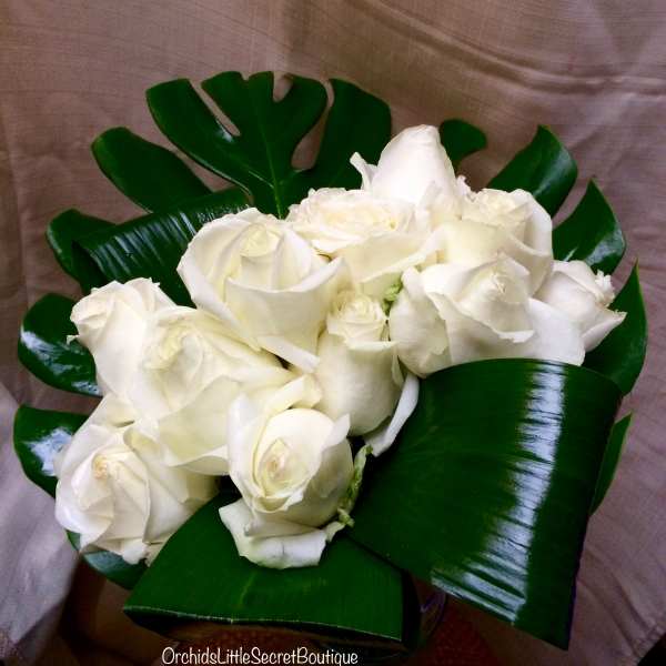 Sophisticated Lady White Premium Long Stem Roses