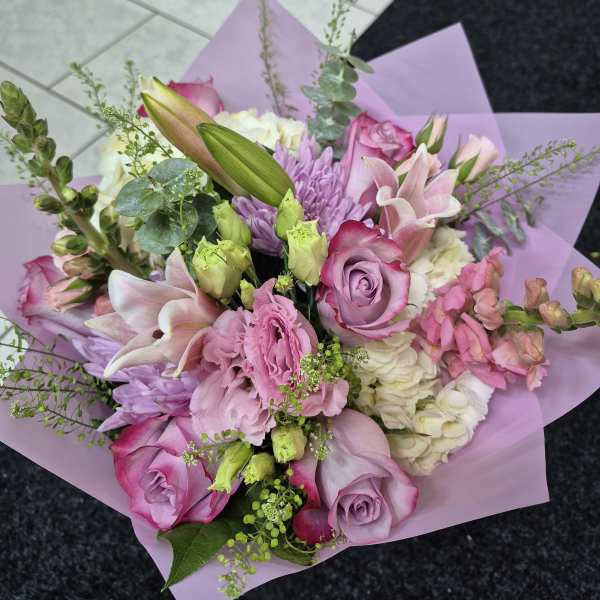 mixed bouquet lilys hortencias etc