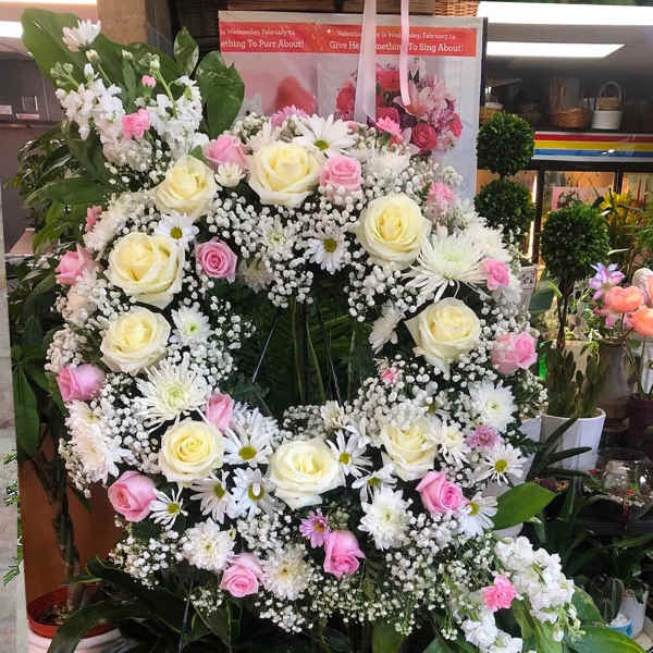 Enduring Grace (Round Standing Wreath)