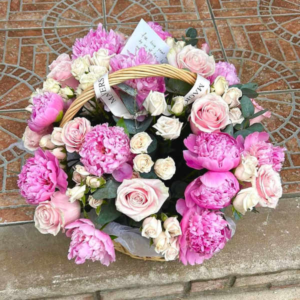 #34 Floral pink basket