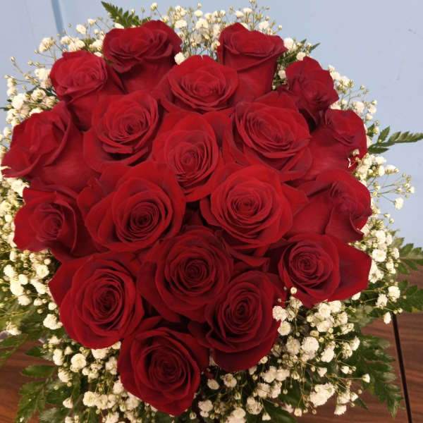 Bouquet of red roses with white baby's breath