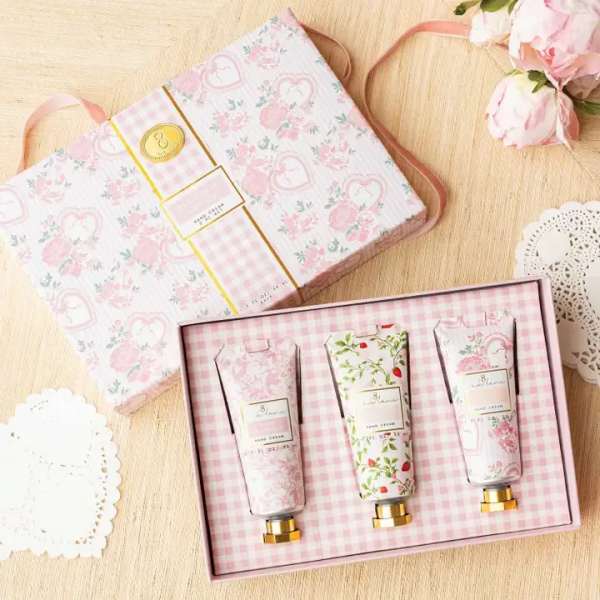 Sweetheart Blooms 3pc Boxed Hand Cream Set