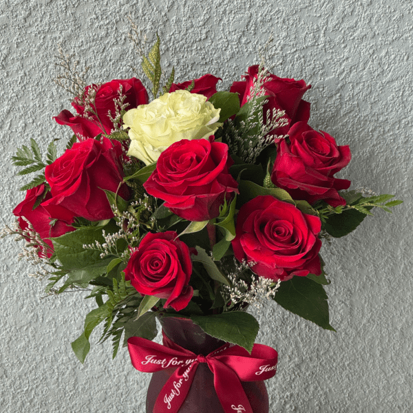 Signature Dozen Roses
