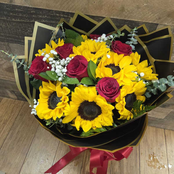 sunflowers and roses bouquet