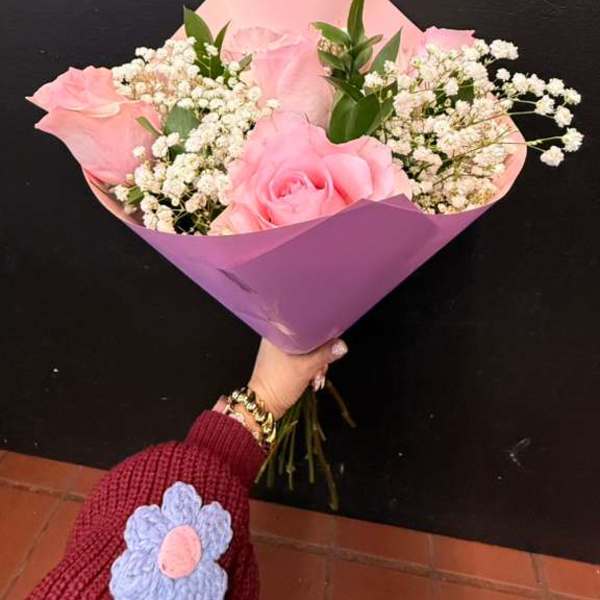 1/2 DOZ PRETTY IN PINK BOUQUET OF ROSES (SOLD AS IS)