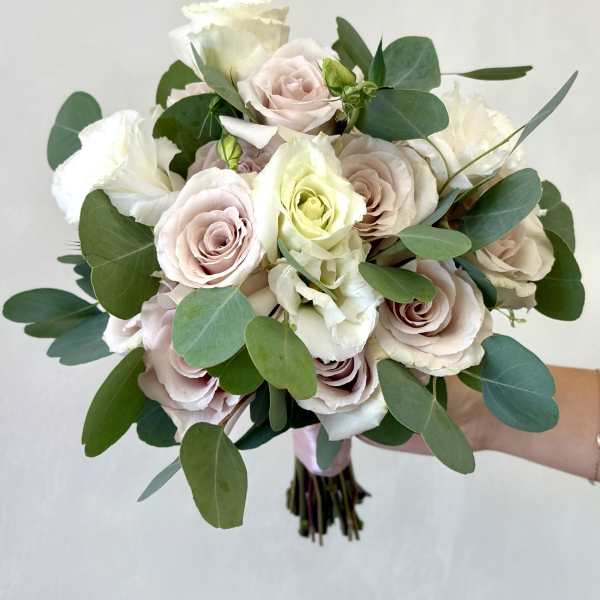 Romantic & Classic By VLM Flowers