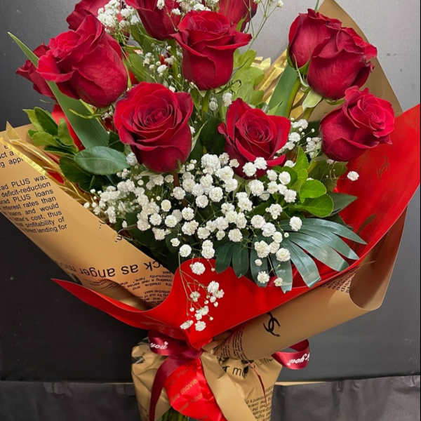 Dosen roses wrapped bouquet